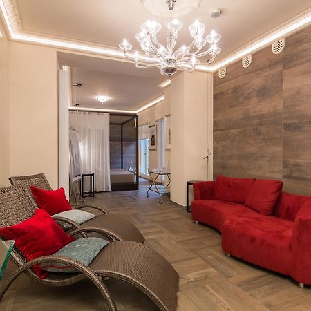 Rubin Luxury Apartments (Adults Only) การ์โลวีวารี ภายนอก รูปภาพ