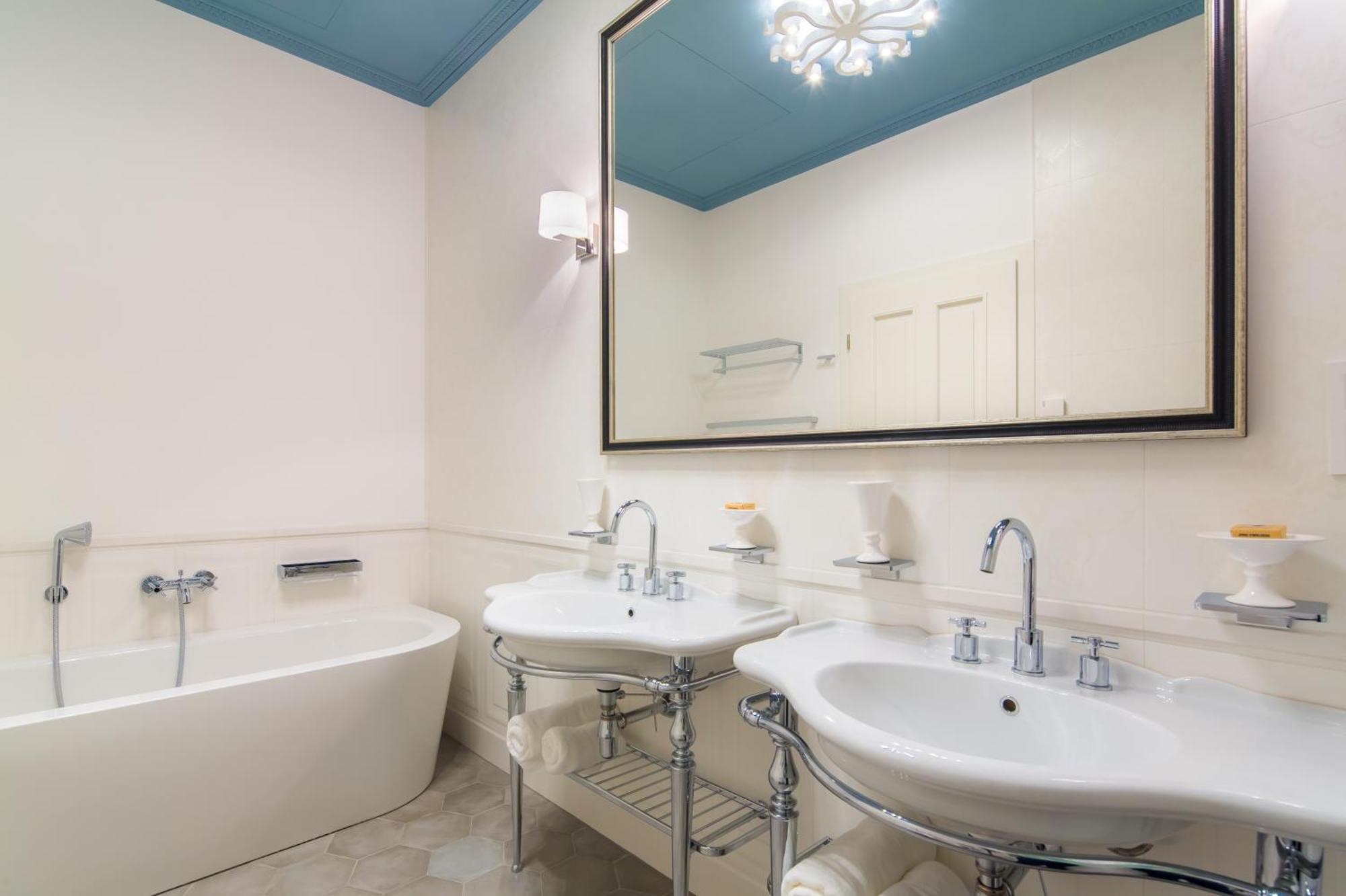 Rubin Luxury Apartments (Adults Only) การ์โลวีวารี ห้อง รูปภาพ