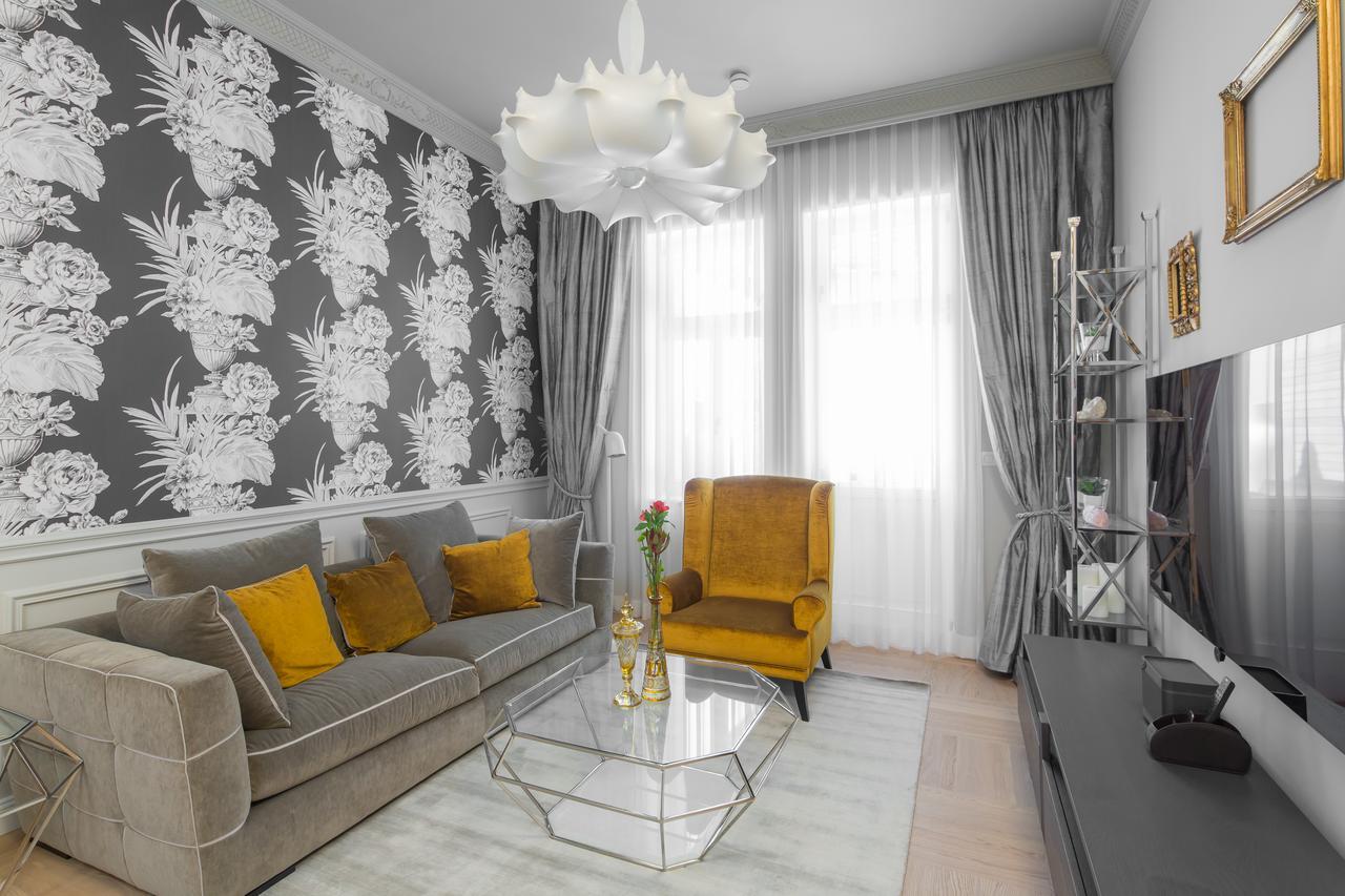 Rubin Luxury Apartments (Adults Only) การ์โลวีวารี ภายนอก รูปภาพ