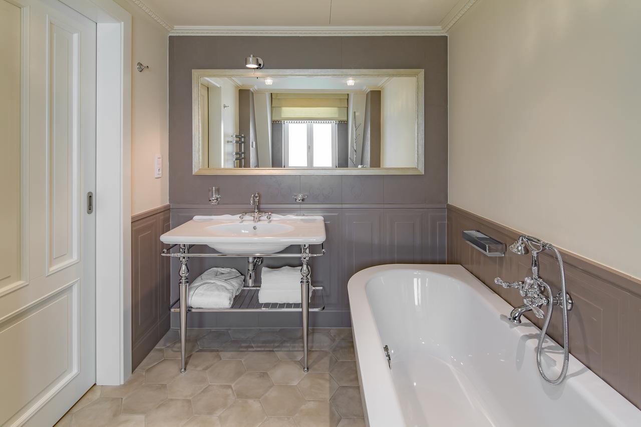 Rubin Luxury Apartments (Adults Only) การ์โลวีวารี ภายนอก รูปภาพ